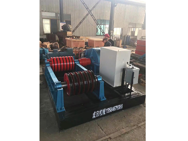 非標定制卷揚機